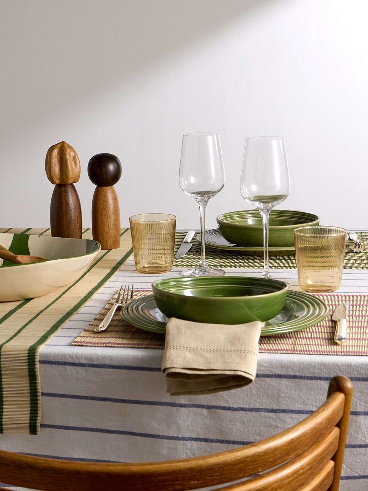 Drinkware collection for everyday and social occasions